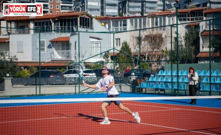 Kuşadası’nın ilk tenis kulübü kapılarını açtı