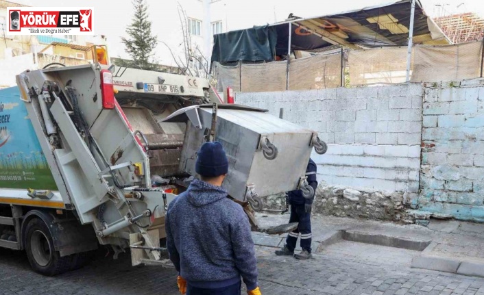 Efeler’de belediye ekiplerince temizlik aksamıyor