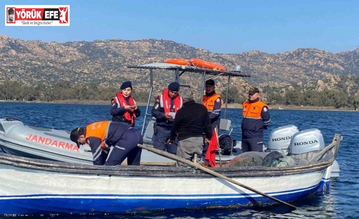 Jandarma ekipleri Bafa Gölü’nde denetimlerine devam ediyor