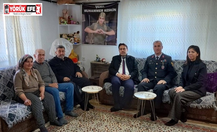 Jandarma ekipleri şehit ailelerini yalnız bırakmıyor