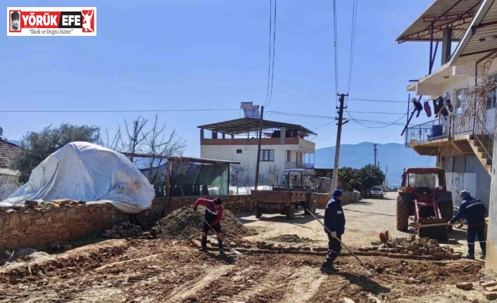 Karacasu’da yol bakım çalışmaları sürüyor