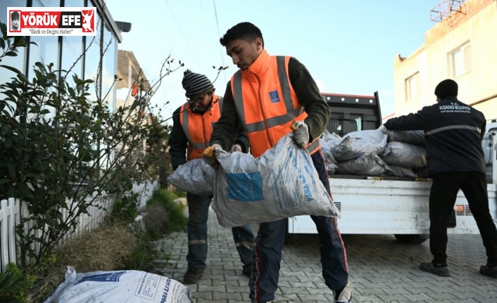 Kuşadası Belediyesi’nin yakacak ve soba desteği devam ediyor