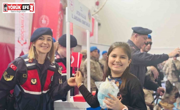 Teknoloji festivalinde öğrencilere siber suçlarla mücadele anlatıldı