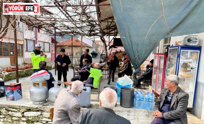 Jandarmadan vatandaşlara trafik eğitimi