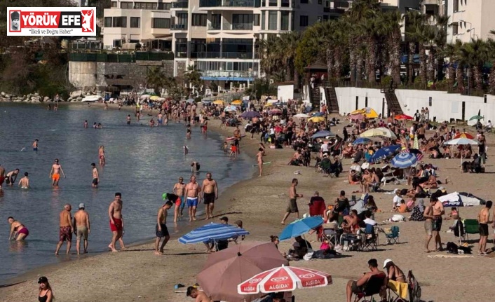 Kuşadası’na yaz geldi, plajlar doldu