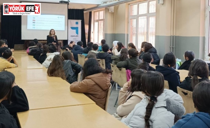 Öğrencilere meslek seçiminin önemi anlatıldı