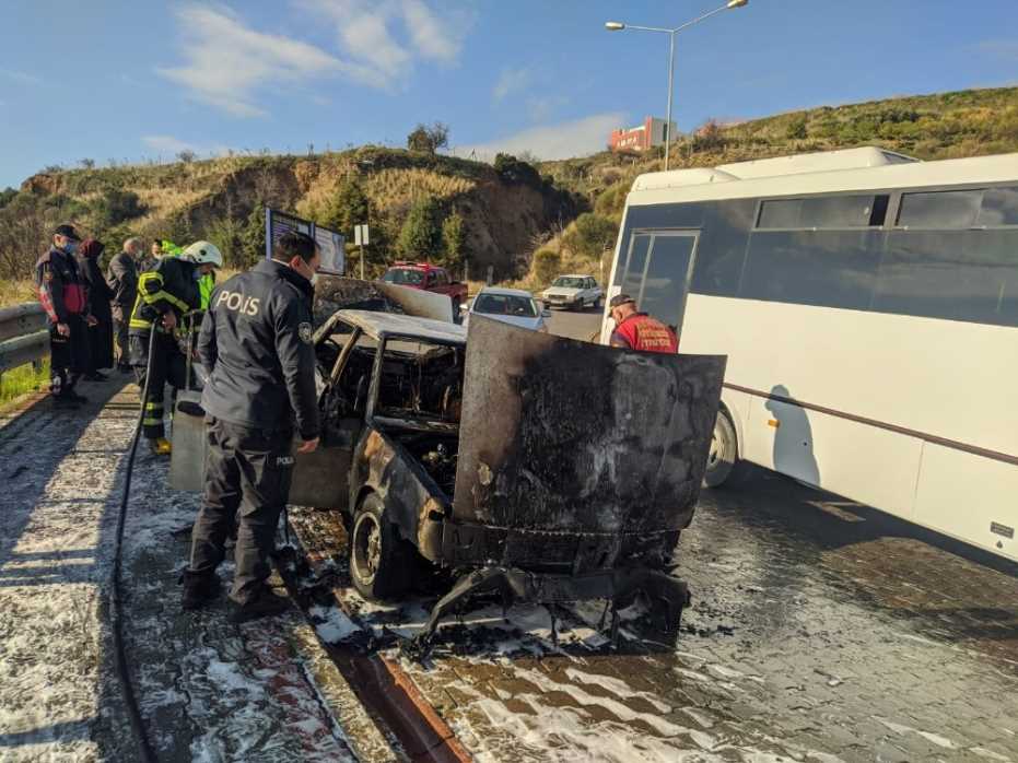 Hastane Dönüşü Otomobilleri Küle Döndü 