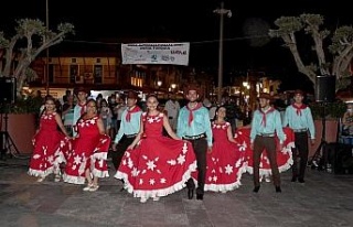 Kuşadası’nda Meksika Halk Dansları rüzgarı...