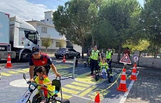 Kadıköy’de öğrencilere trafik eğitimi