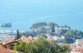 Kuşadası’nın tarihi oteli yıkıldı