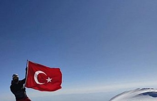 Aydınlı dağcı, Türkiye’nin çatısına tırmandı
