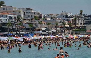 Didim’de tatilciler plajları doldurdu