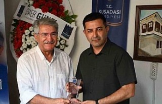 Eski Devlet Bakanı Sağlar: "Kuşadası, Başkan...