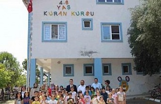 Kaymakam Gündoğdu’dan öğrencilere dondurma