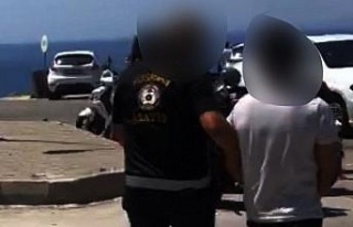 Kuşadası’nda polis ekipleri aranan şahıslara...