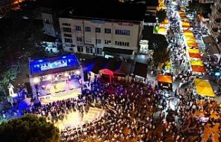 Karacasu festivalinde halk konserleri büyük ilgi...