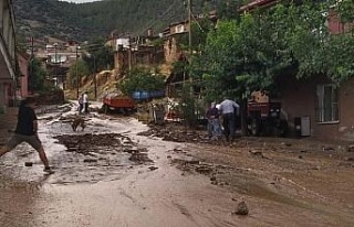 Karacasu’yu sel vurdu, ekipler teyakkuza geçti