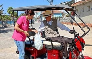 Germencik Belediyesi, vatandaşlara 2 kamyon karpuz...