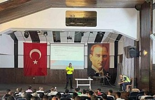 Karacasu’da motosiklet sürücüleri bilgilendirildi