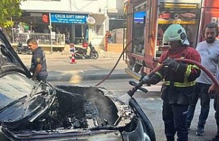 Kuşadası’nda park halindeki cip alev aldı