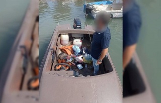 Lastik bota binerken suçüstü yakalandılar