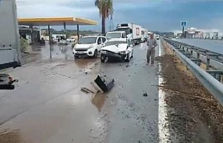 Söke’de sağanak yağış kazaya neden oldu: 3...