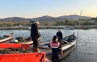 Jandarma ekipleri Bafa Gölü’nde yasadışı avcılığa...