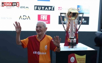 Galatasaray’ın şampiyonluğu Kuşadası’nda muhteşem bir geceyle kutlandı