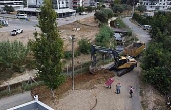 Nazilli Belediyesi yol çalışmalarına devam ediyor