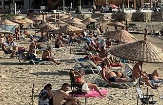 Kuşadası’nda Ekim’de deniz keyfi