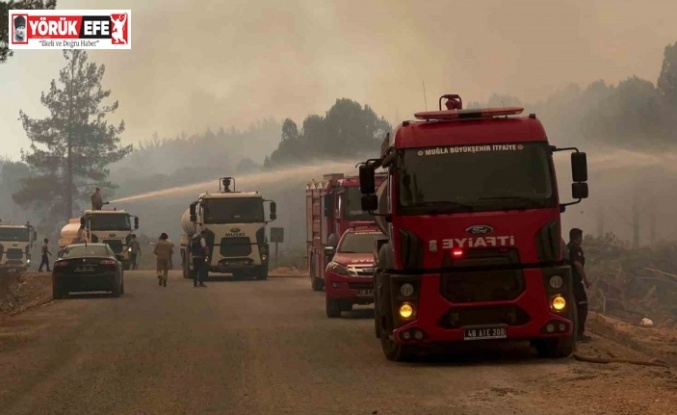 Ekipler alevlere duvar ördü, direniyor